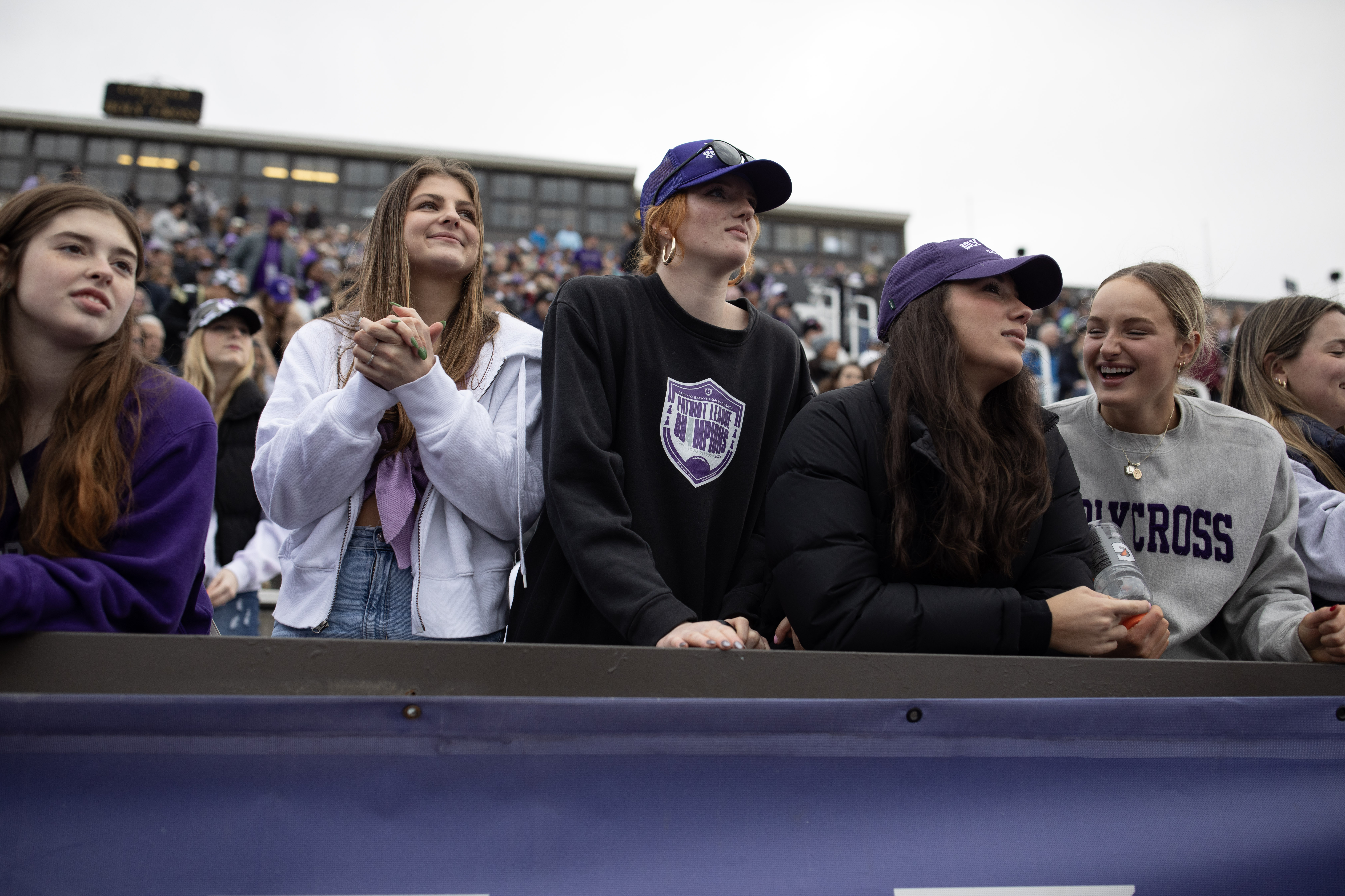 student-crowd-hc-football